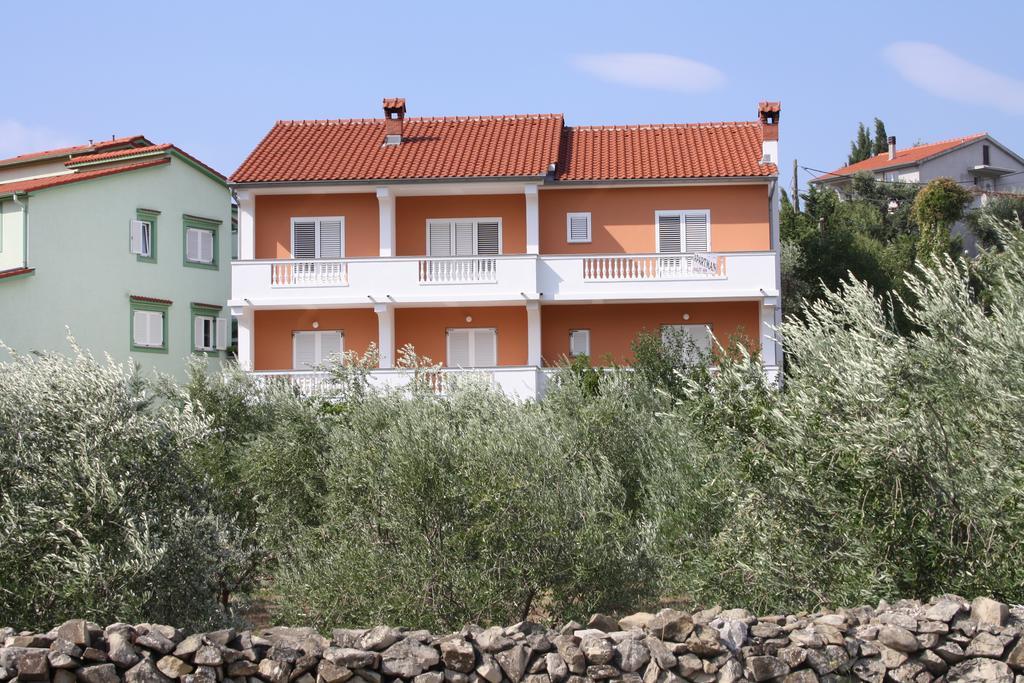 Apartments Sandra Palit Esterno foto