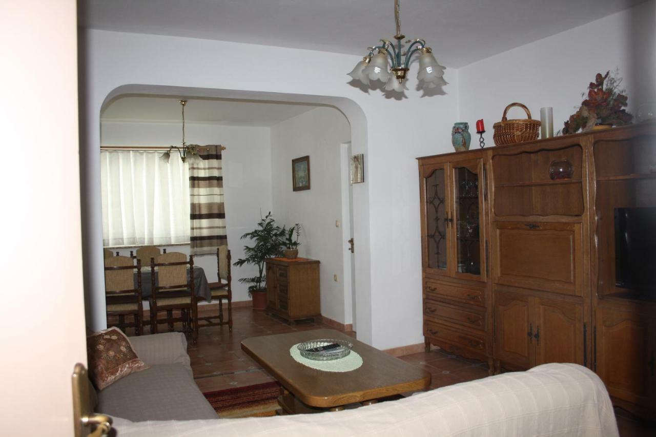 Apartments Sandra Palit Esterno foto